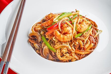 Гречневая лапша с морепродуктами