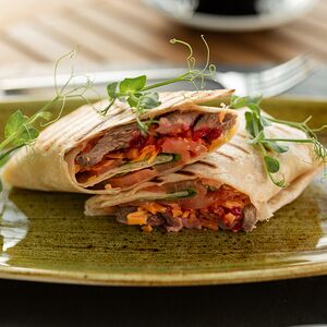 Ролл с говядиной