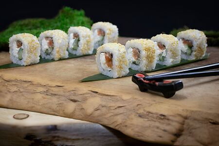 Ролл Филадельфия с кунжутом