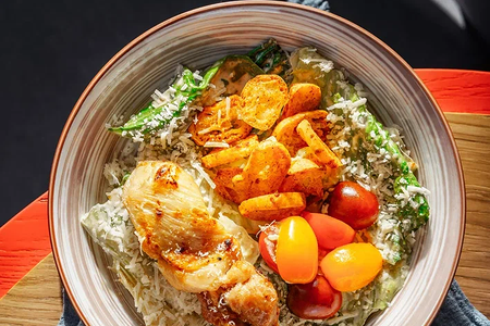 Салат Цезарь с курицей