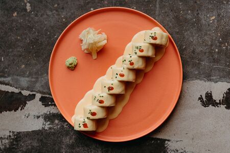 Креветка темпура с соусом манго