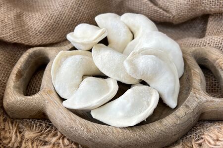 Вареники с творогом и зеленью