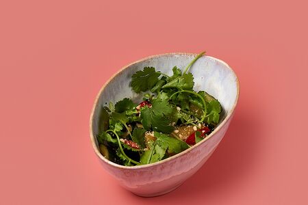 Битые огурцы с арахисом