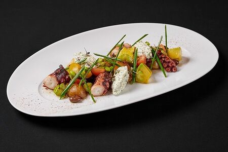 Салат с осьминогом по-каталонски