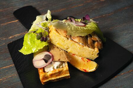 Картофельные вафли с макрелью