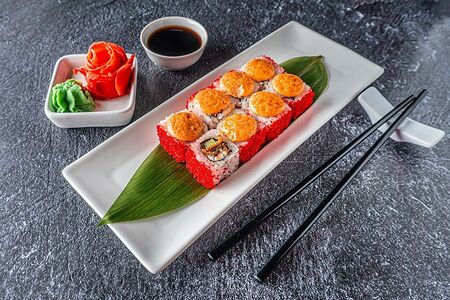 Запеченный ролл с угрем (острый) 8 шт