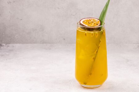 Лимонад Манго-маракуйя