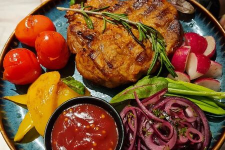 Свинина с овощами