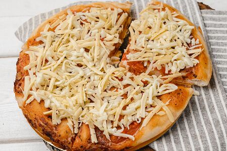 Пицца мясная без глютена замороженная