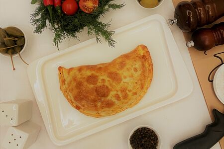 Пицца кольцоне с курицей