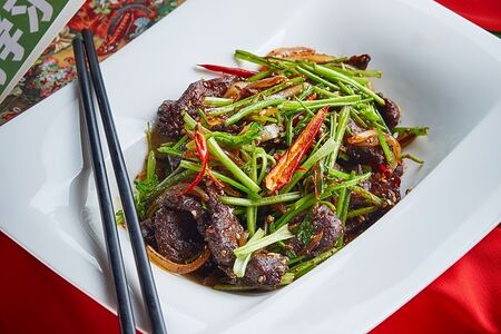 Говядина, жаренная с кумином