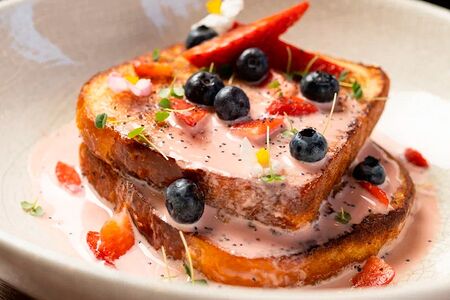 Французские гренки с соусом англез