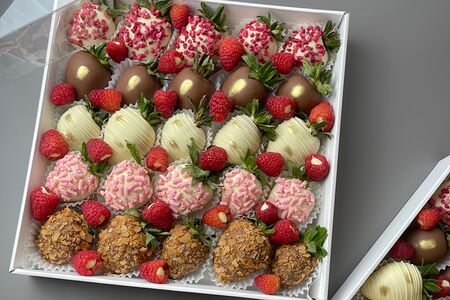 Набор ассорти с малиной