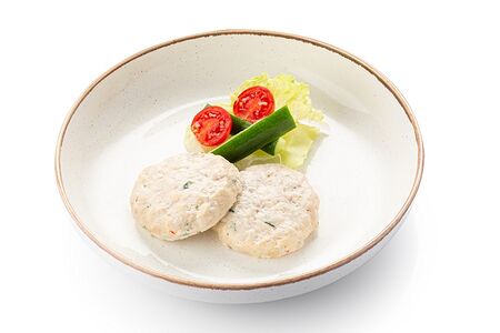 Куриные котлетки с овощами и гарниром на выбор