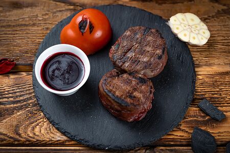 Свиная вырезка гриль с соусом из белых грибов