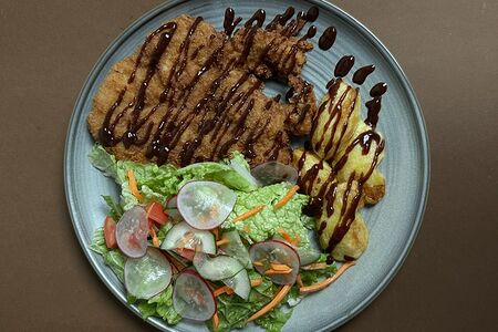 Цыпленок тонкацу