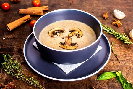 Крем-суп из лесных грибов