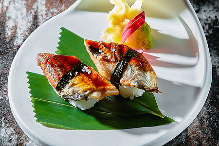 Нигири Угорь