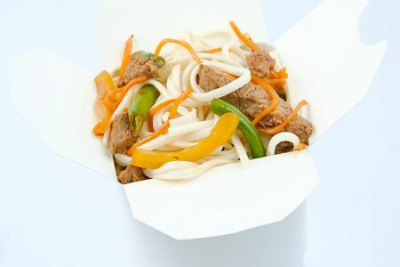 Wok рисовая лапша с курицей