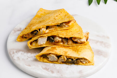 Кесадилья курицa-грибы