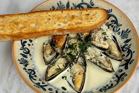 Мидии в сливочно-чесночном соусе