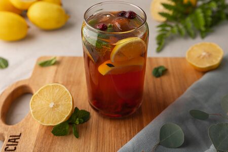 Айс-ти вишня с лимоном