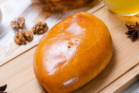 Пирожок с картошкой и шампиньонами 