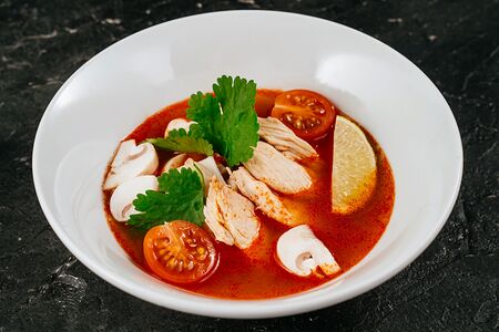Том ям с курицей