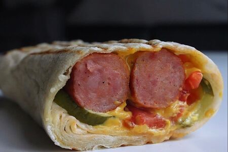 Куриная сосиска в лаваше стандарт