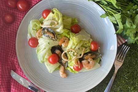 Салат с морепродуктами