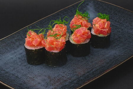 Ролл Спайси тунец