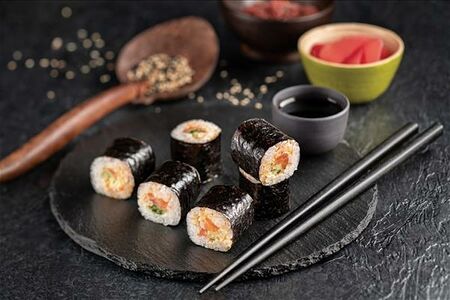 Фуд Сяке Спайси ролл