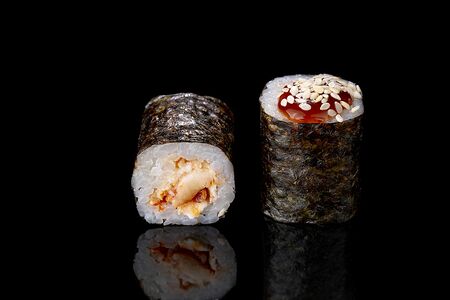 Маки с угрем