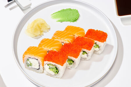 Ролл Филадельфия микс с тобико