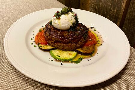 Бифштекс c овощами