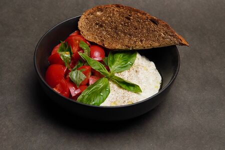 Страчателла с томатами