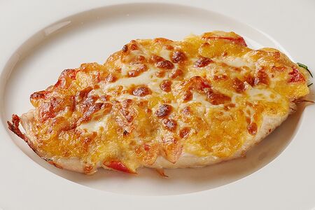 Запеченное куриное филе с помидорами