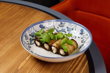 Рулетики из баклажанов