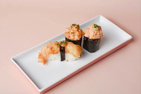 Суши с креветкой