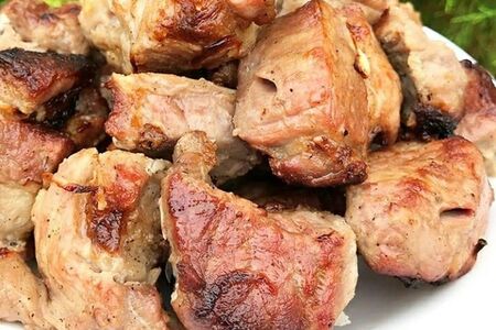 Шашлык из свинины с перцем на шпажке