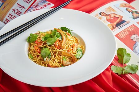 Яичная лапша с желудками, печенью, и куриными сердечками