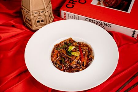 Хрустящая лапша с уткой