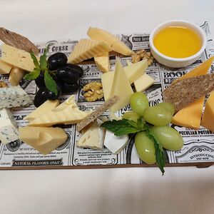 Ассорти благородных сыров