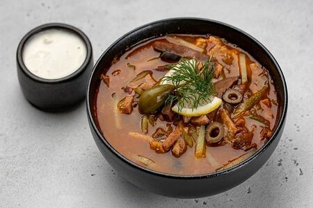 Солянка сборная мясная