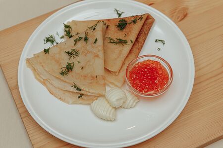 Блинчики с лососевой икрой