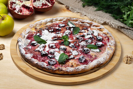 Хачапури сладкий с ягодами