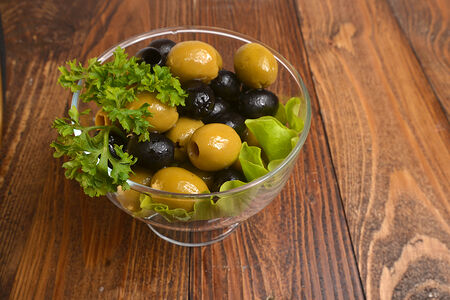 Оливки и маслины