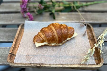 Круассан с сыром