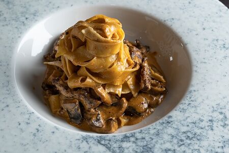 Паппарделле с грибами и говяжьей вырезкой