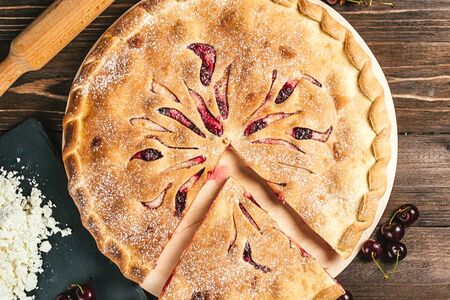 Пирог с вишней